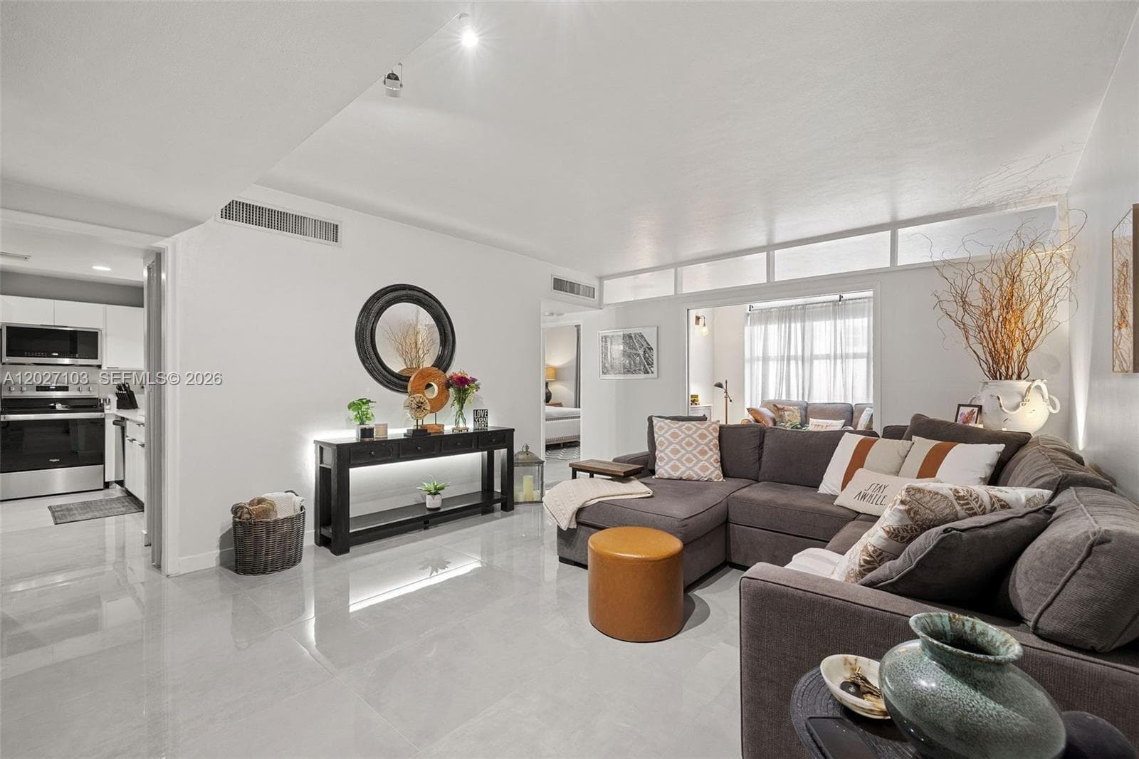 5001 Collins Ave # 1E, Miami Beach FL 33140