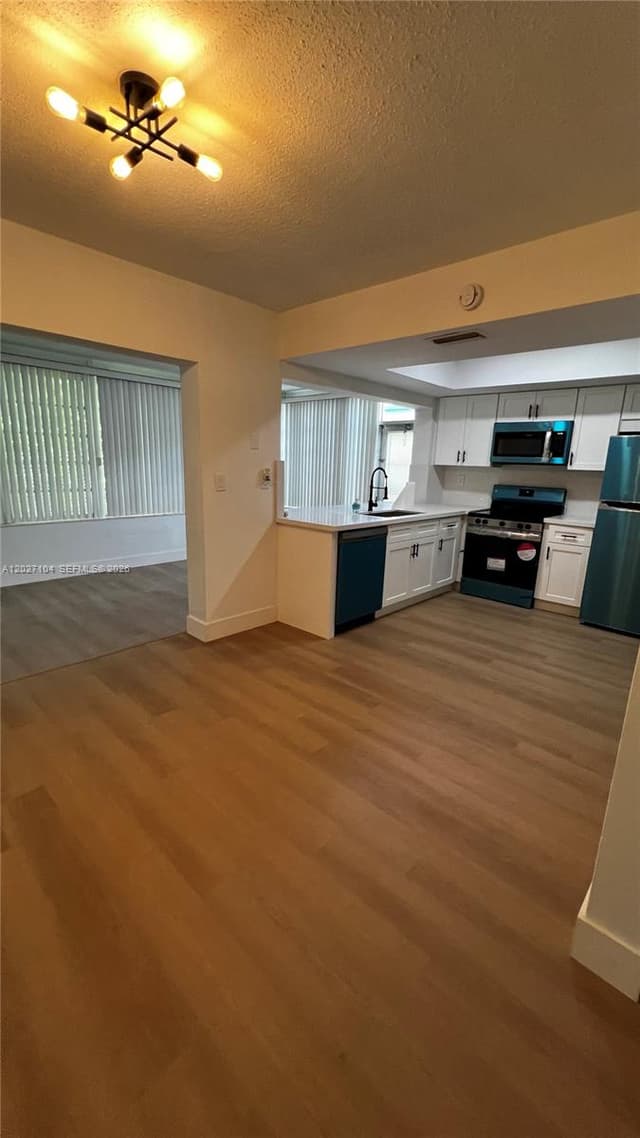 4177 NW 52nd Ave, Lauderdale Lakes FL 33319 - Lauderdale Lakes, FL - Photo 6