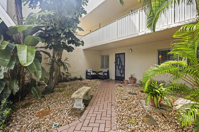 7146 Huntington Lane # 105, Delray Beach FL 33446 - Delray Beach, FL - Photo 2