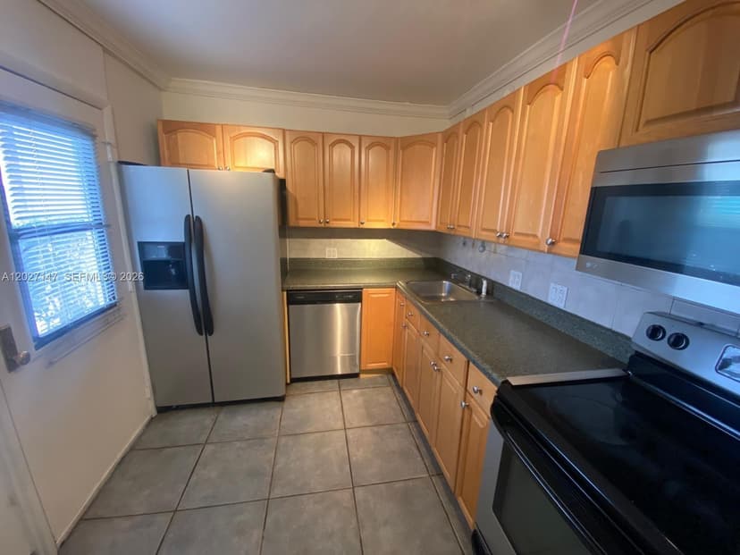 3475 N Country Club Dr # 106, Aventura FL 33180