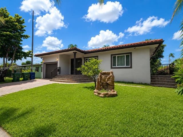 1101 NE 2nd St, Hallandale Beach FL 33009 - Hallandale Beach, FL - Photo 2