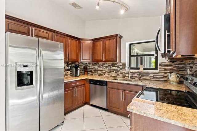 14641 Kirsten Ct, Davie FL 33325 - Davie, FL - Photo 6
