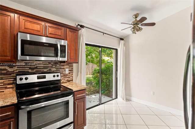 14641 Kirsten Ct, Davie FL 33325 - Davie, FL - Photo 7