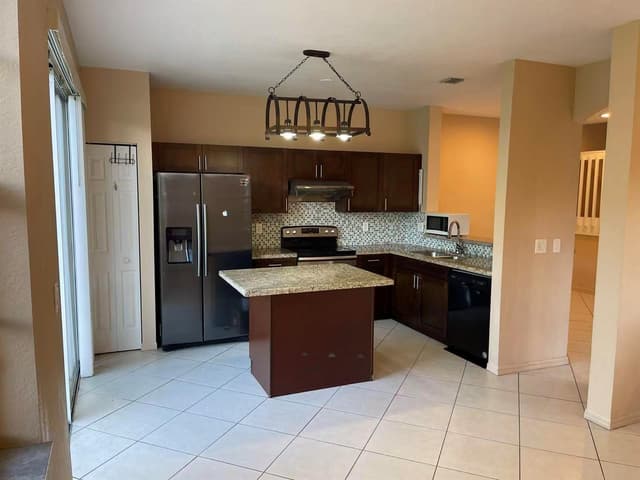 4061 NW 91st Terrace, Sunrise FL 33351 - Sunrise, FL - Photo 2