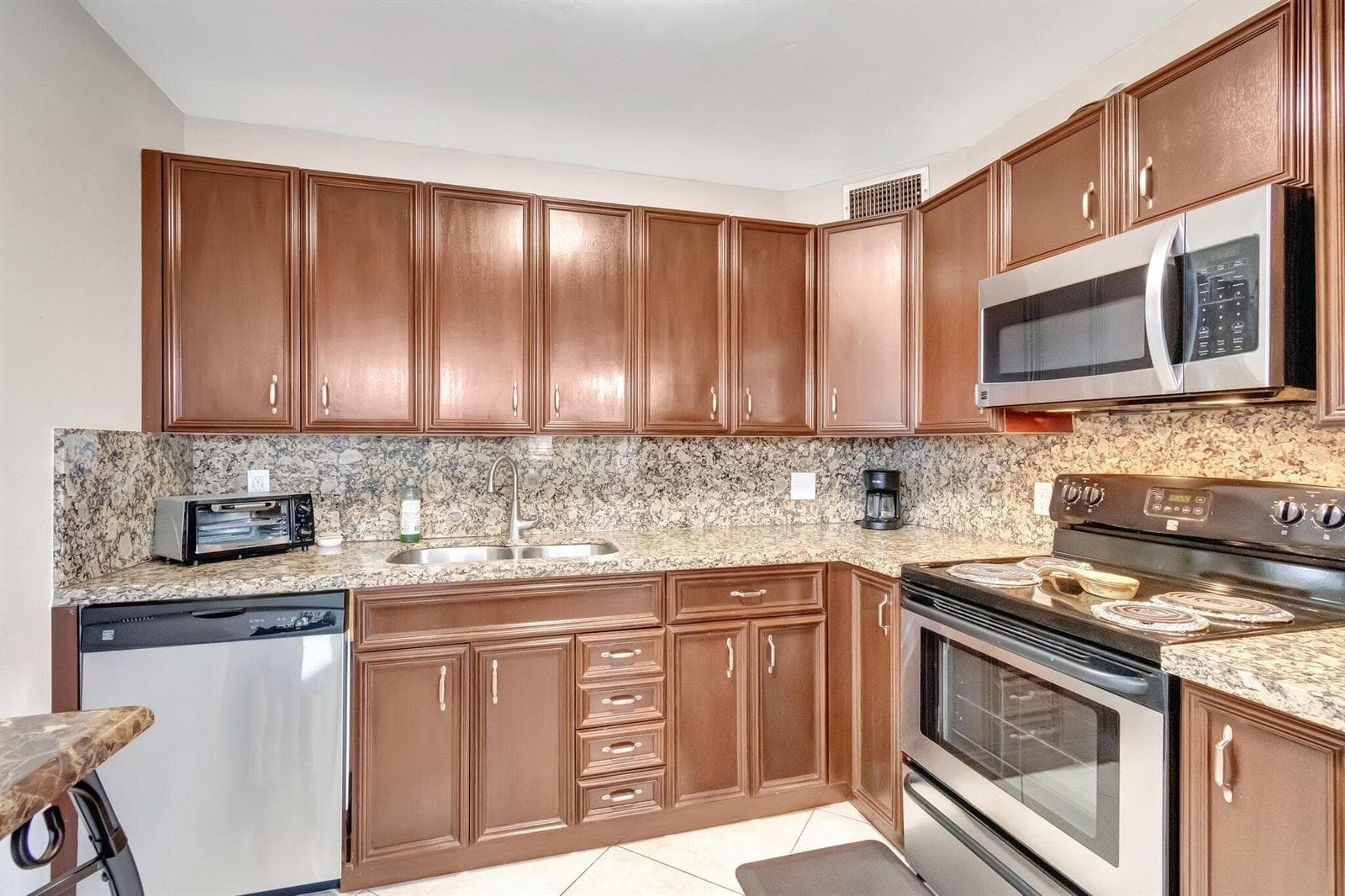 4049 Wolverton C, Boca Raton FL 33434 - Boca Raton, FL - Photo 1