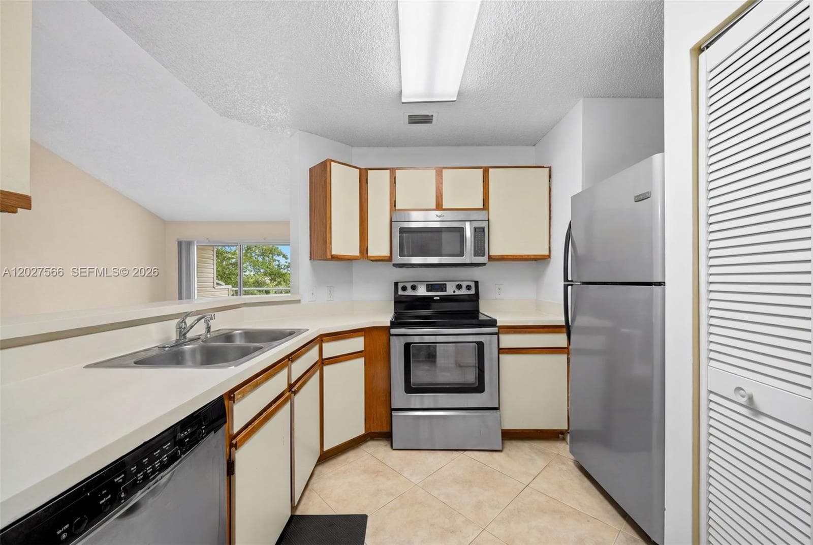 3405 NW 44th St # 205, Oakland Park FL 33309 - Oakland Park, FL - Photo 1