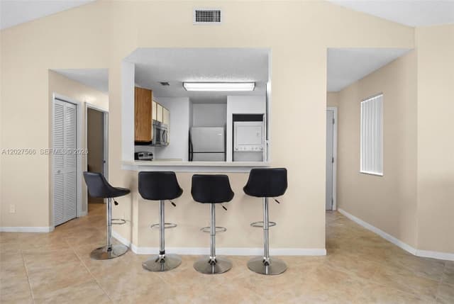 3405 NW 44th St # 205, Oakland Park FL 33309 - Oakland Park, FL - Photo 4