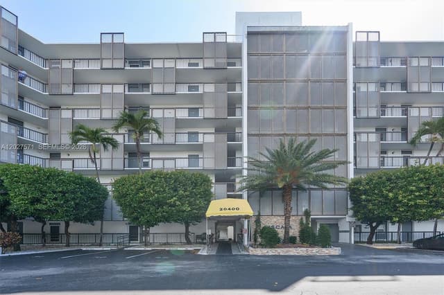 20400 W Country Club Dr # 214, Aventura FL 33180 - Aventura, FL - Photo 2