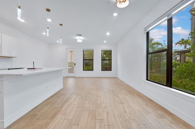 8358 NW 7th Place, Plantation FL 33324 - Plantation, FL - Photo 4