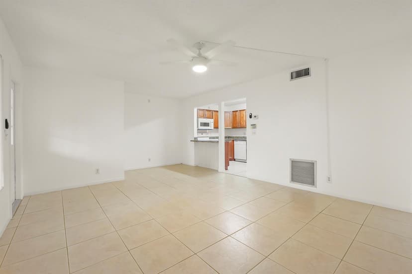 4709 Sable Pine Circle # B1, West Palm Beach FL 33417