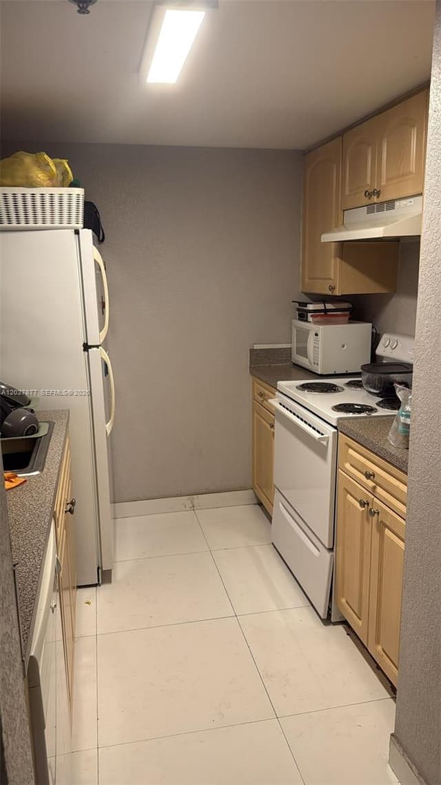 814 NW 36th Ave # 208, Miami FL 33125 - Miami, FL - Photo 3