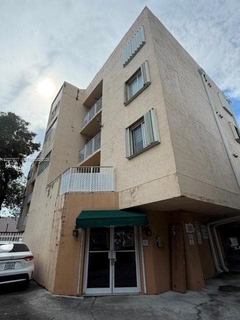 814 NW 36th Ave # 208, Miami FL 33125