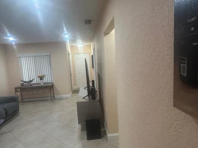 8362 NW 23rd Manor, Coral Springs FL 33065 - Coral Springs, FL - Photo 7