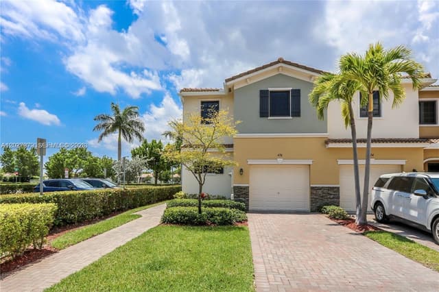 476 NE 194th Ter, Miami FL 33179 - Miami, FL - Photo 2