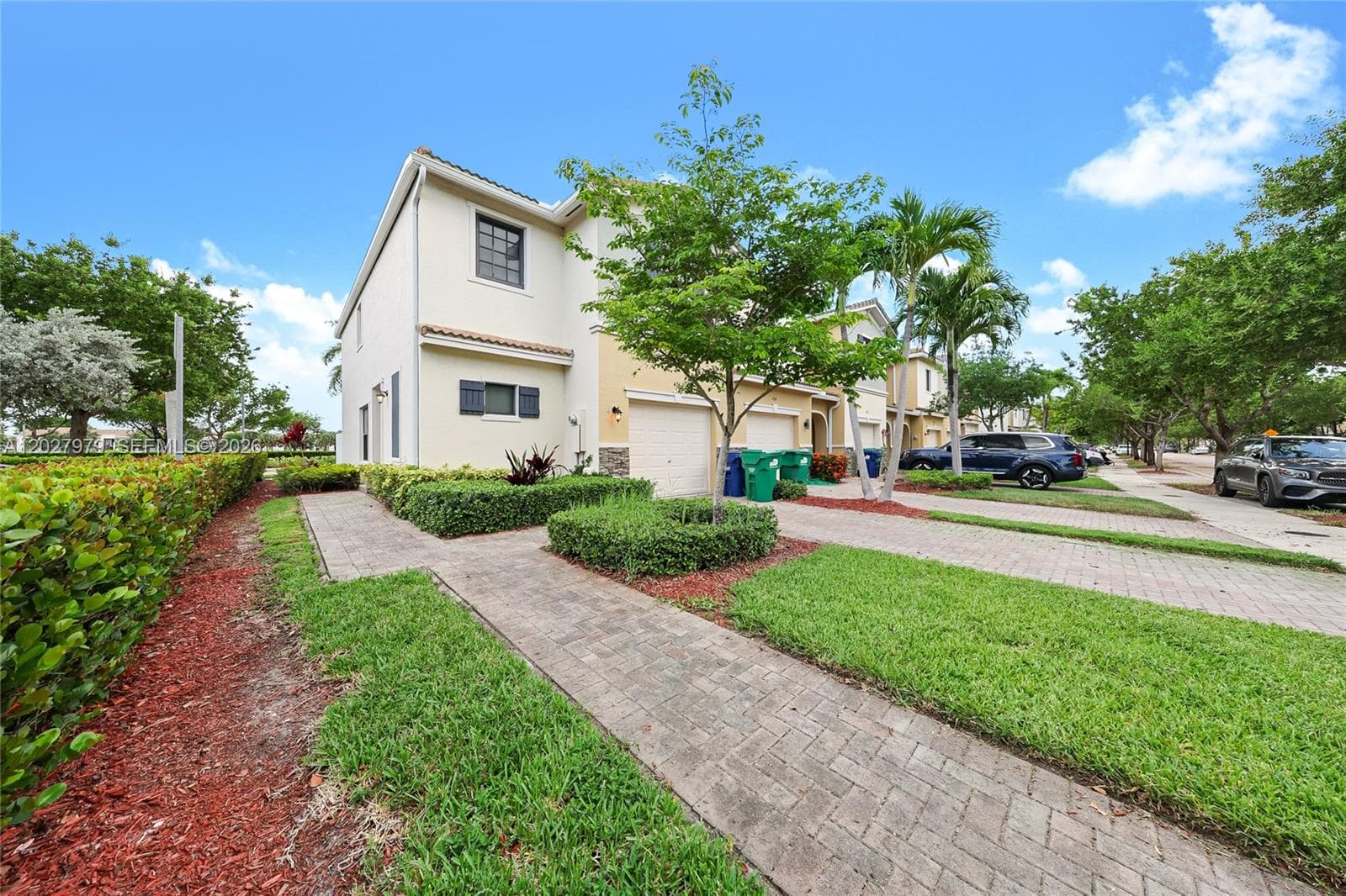 476 NE 194th Ter, Miami FL 33179 - Miami, FL - Photo 1