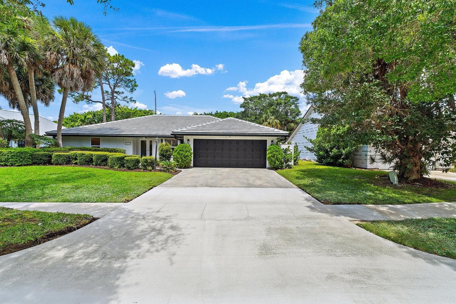 18169 Lake Bend Drive, Jupiter FL 33458