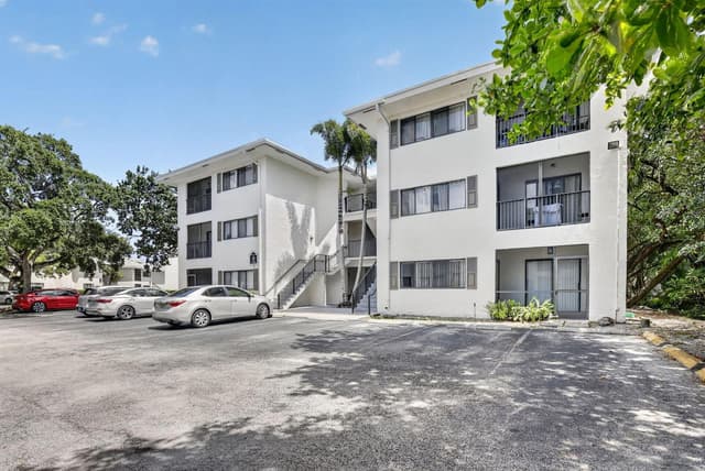 2445 SW 18th Terrace # 922, Fort Lauderdale FL 33315 - Fort Lauderdale, FL - Photo 2