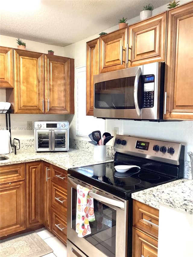 8900 Washington Blvd # 415, Pembroke Pines FL 33025 - Pembroke Pines, FL - Photo 5