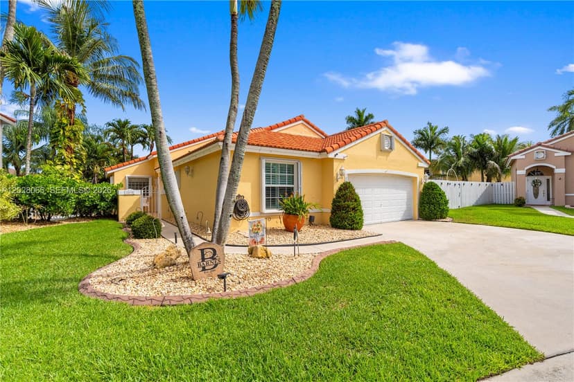 1090 NW 192nd Ave, Pembroke Pines FL 33029