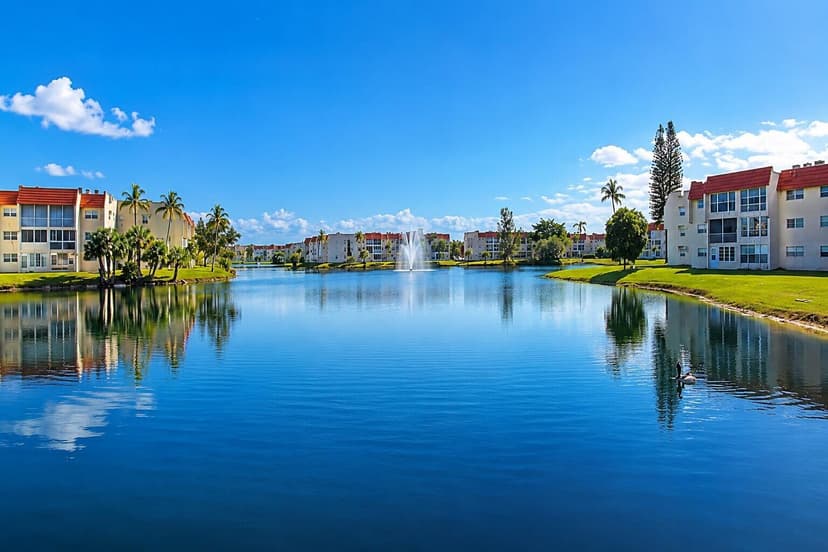 2750 W Sunrise Lakes Drive W # 112, Sunrise FL 33322