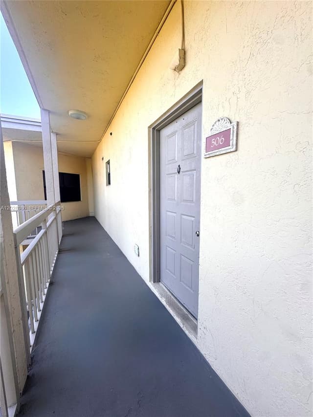 8290 Lake Dr # 506, Doral FL 33166 - Doral, FL - Photo 3