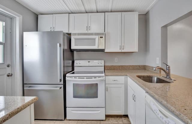 4025 N Federal Highway # 212a, Oakland Park FL 33308 - Oakland Park, FL - Photo 2