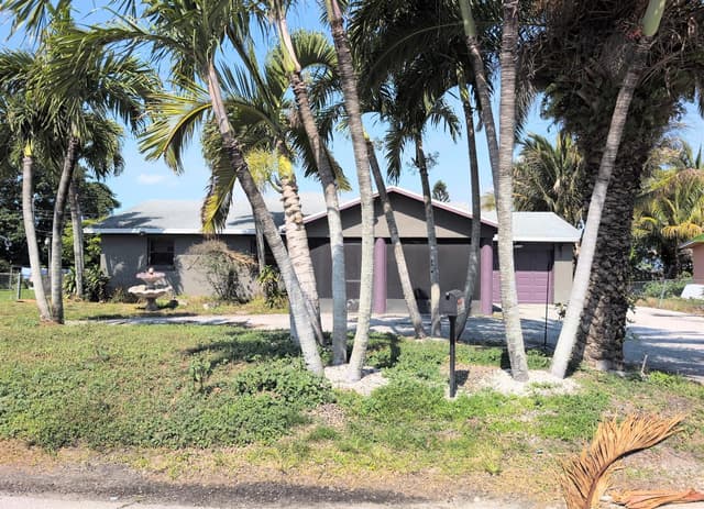 455 Janice Avenue, South Bay FL 33493 - South Bay, FL - Photo 2