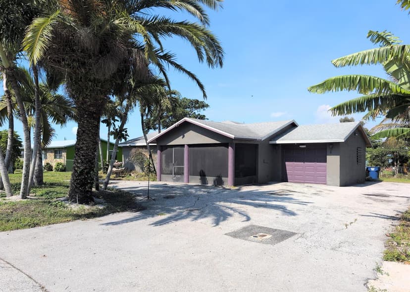455 Janice Avenue, South Bay FL 33493