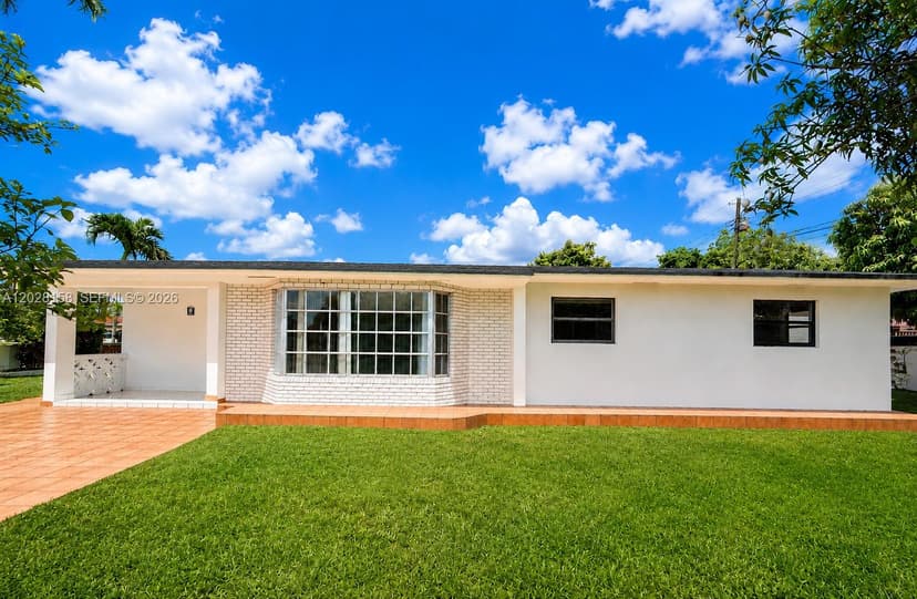 790 W 73rd Pl, Hialeah FL 33014