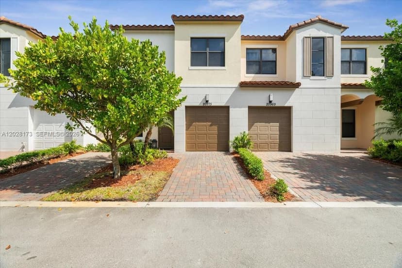 20975 NW 1st Ct, Pembroke Pines FL 33029