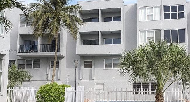 1555 W 44th Pl # 203, Hialeah FL 33012 - Hialeah, FL - Photo 1
