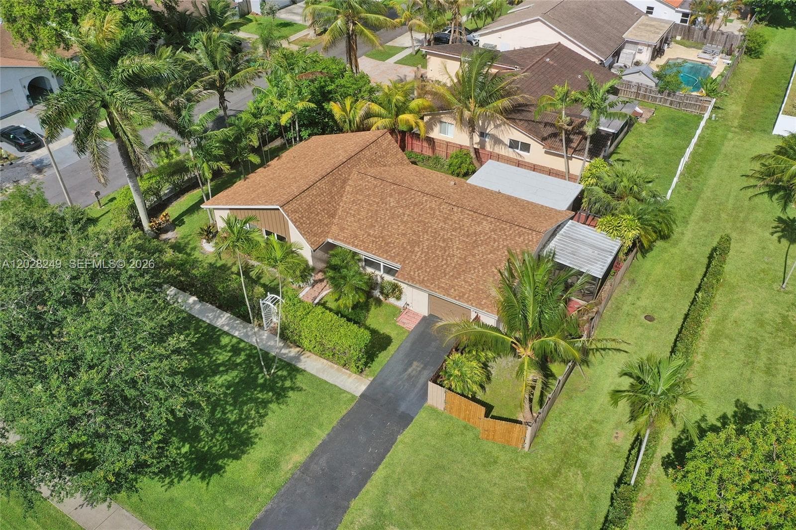 417 SE 4th St, Dania Beach FL 33004