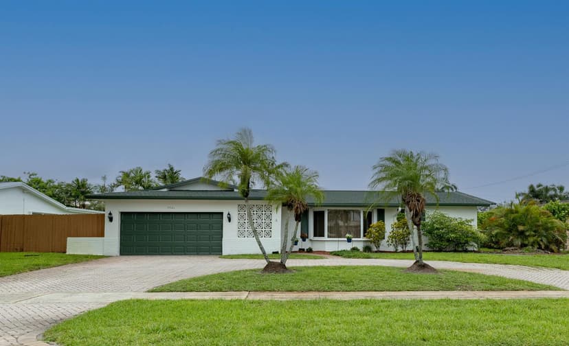 5541 SW 7th Street, Plantation FL 33317