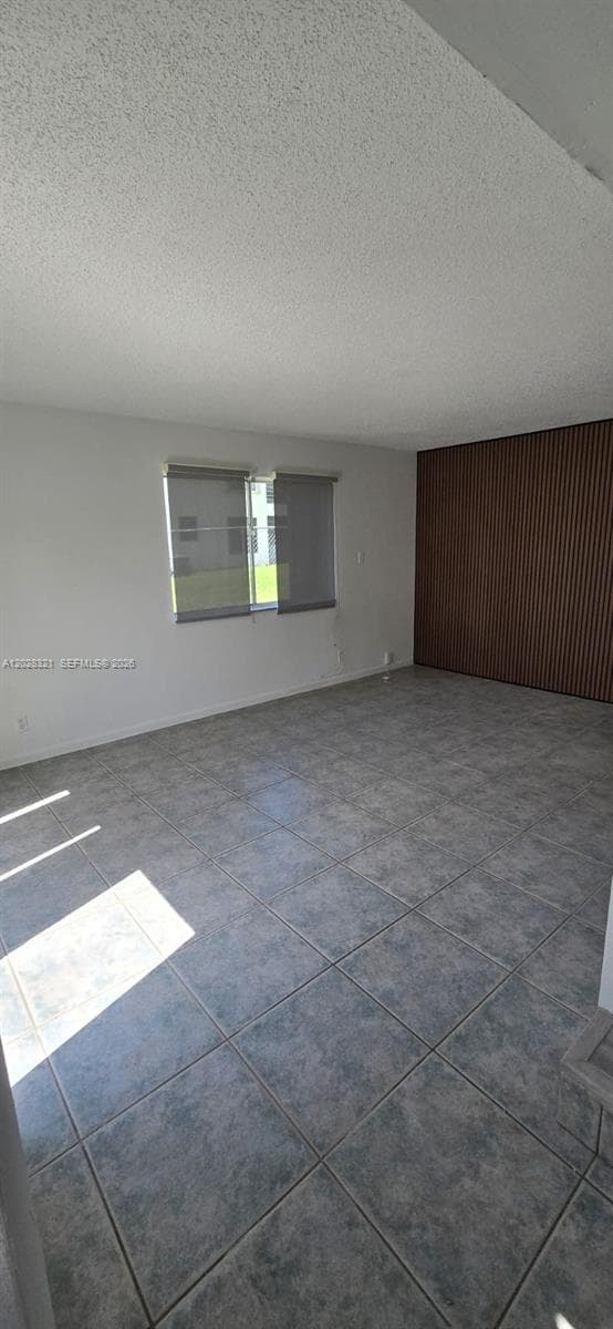 2120 Sherwood Forest Blvd # 30, West Palm Beach FL 33415 - West Palm Beach, FL - Photo 2