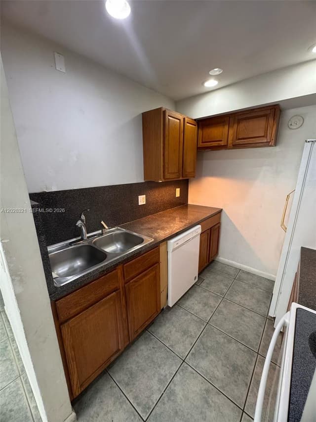2120 Sherwood Forest Blvd # 30, West Palm Beach FL 33415 - West Palm Beach, FL - Photo 7