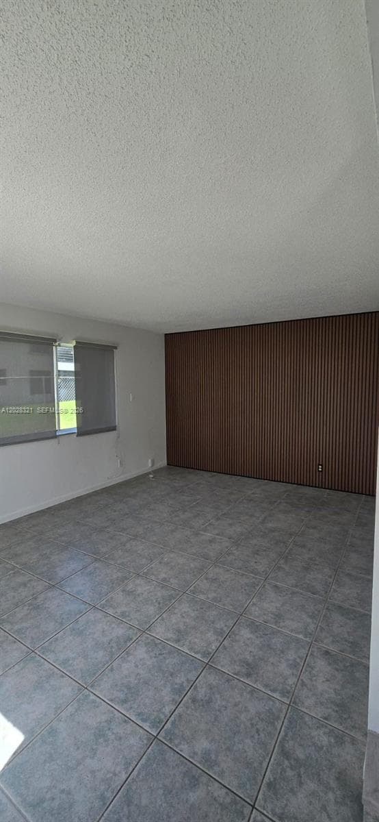 2120 Sherwood Forest Blvd # 30, West Palm Beach FL 33415