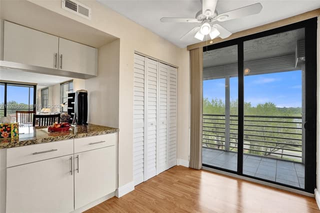901 Colony Point Cir # 501, Pembroke Pines FL 33026 - Pembroke Pines, FL - Photo 7