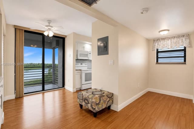 901 Colony Point Cir # 501, Pembroke Pines FL 33026 - Pembroke Pines, FL - Photo 3