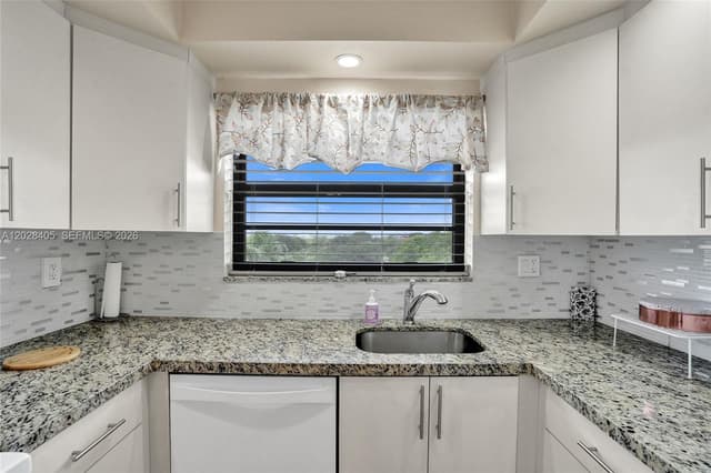 901 Colony Point Cir # 501, Pembroke Pines FL 33026 - Pembroke Pines, FL - Photo 5