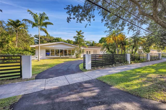 6970 SW 124th St, Pinecrest FL 33156 - Pinecrest, FL - Photo 2