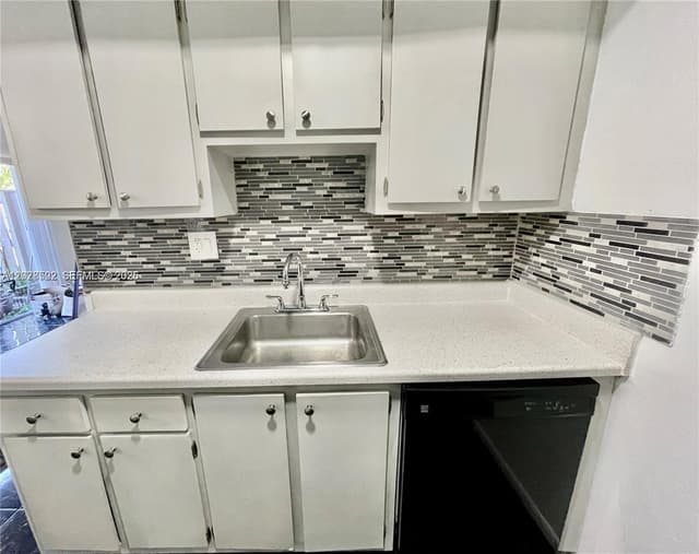 5809 NW 21st St # A, Lauderhill FL 33313 - Lauderhill, FL - Photo 2