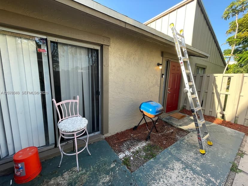 5813 NW 21st St # C, Lauderhill FL 33313