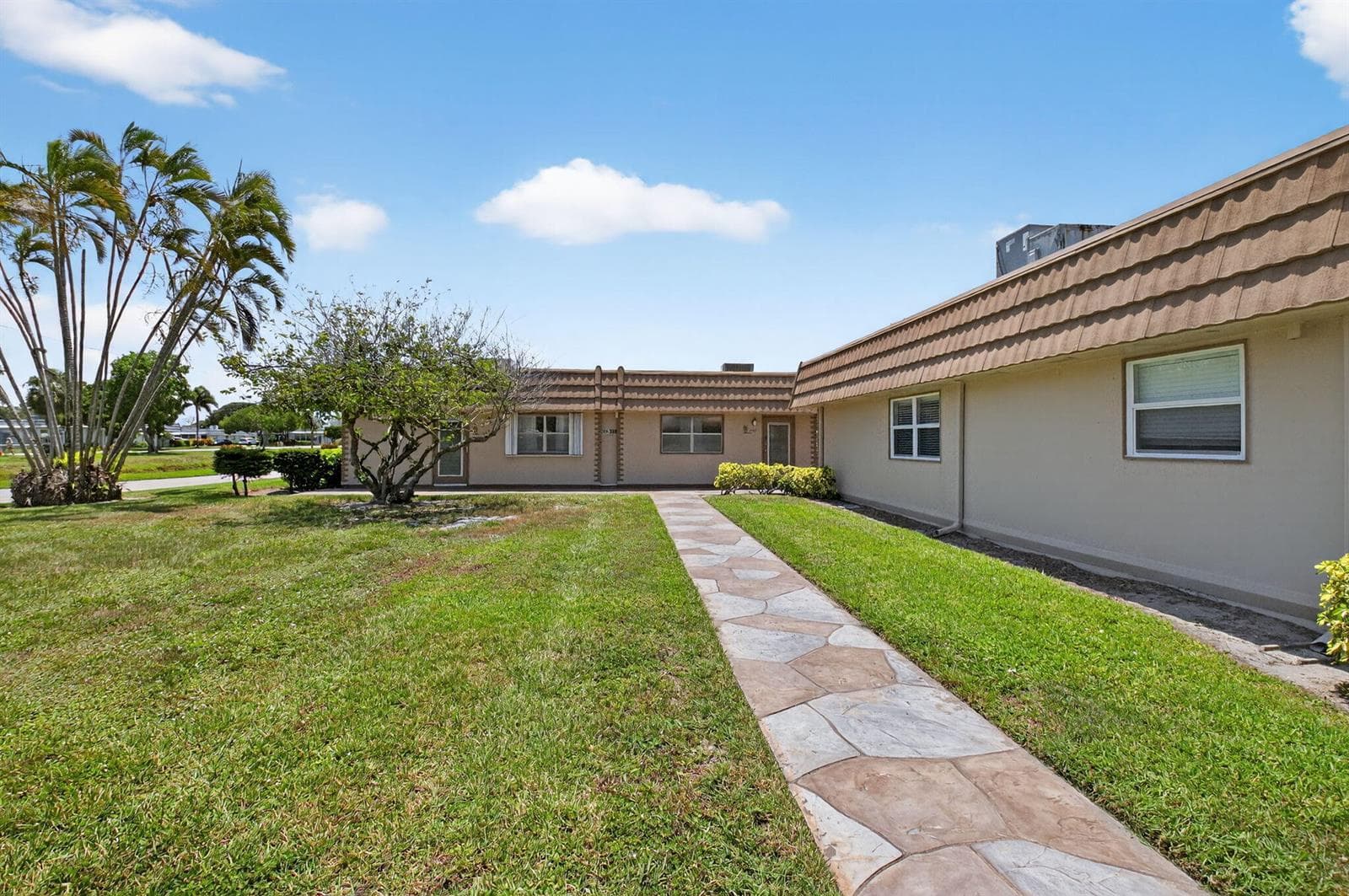 360 Seville # O, Delray Beach FL 33446