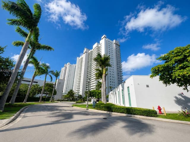 14951 Royal Oaks Ln # 2002, North Miami FL 33181 - North Miami, FL - Photo 3