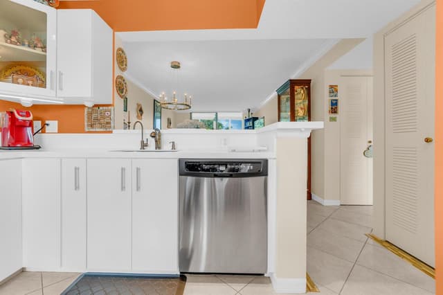 6795 Huntington Lane # 306, Delray Beach FL 33446 - Delray Beach, FL - Photo 4