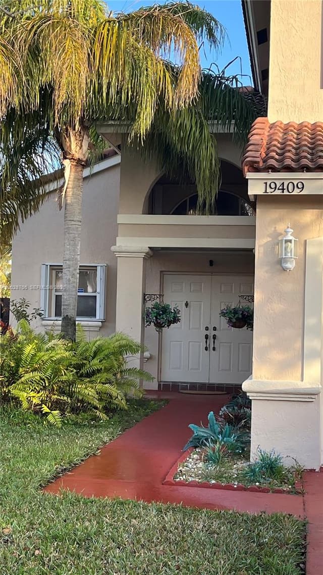 19409 NW 24th Pl, Pembroke Pines FL 33029 - Pembroke Pines, FL - Photo 2