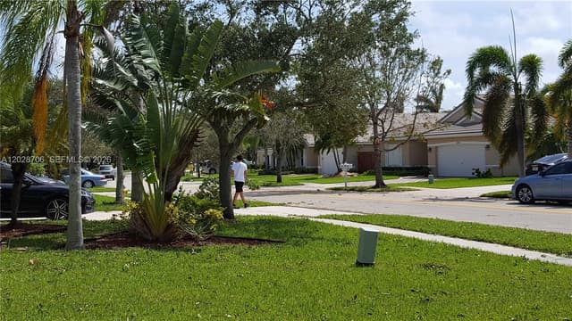 19409 NW 24th Pl, Pembroke Pines FL 33029 - Pembroke Pines, FL - Photo 5