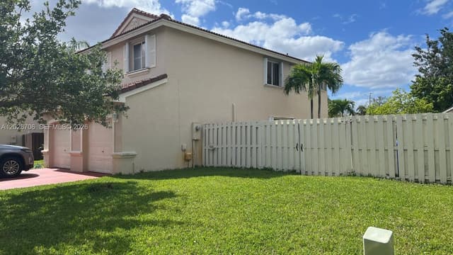 19409 NW 24th Pl, Pembroke Pines FL 33029 - Pembroke Pines, FL - Photo 4