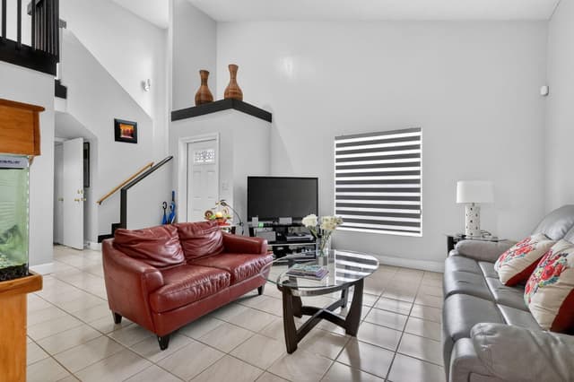 18977 NW 63rd Ct Circle, Miami Gardens FL 33015 - Miami Gardens, FL - Photo 5