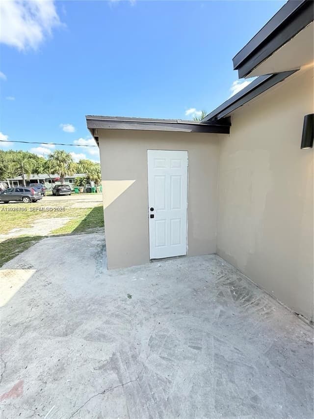 7821 NW 30th St, Davie FL 33024 - Davie, FL - Photo 6